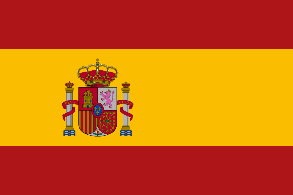 Drapeau à trois bandes horizontales rouge, jaune et rouge, la bande jaune deux fois plus large et portant un écusson couronné