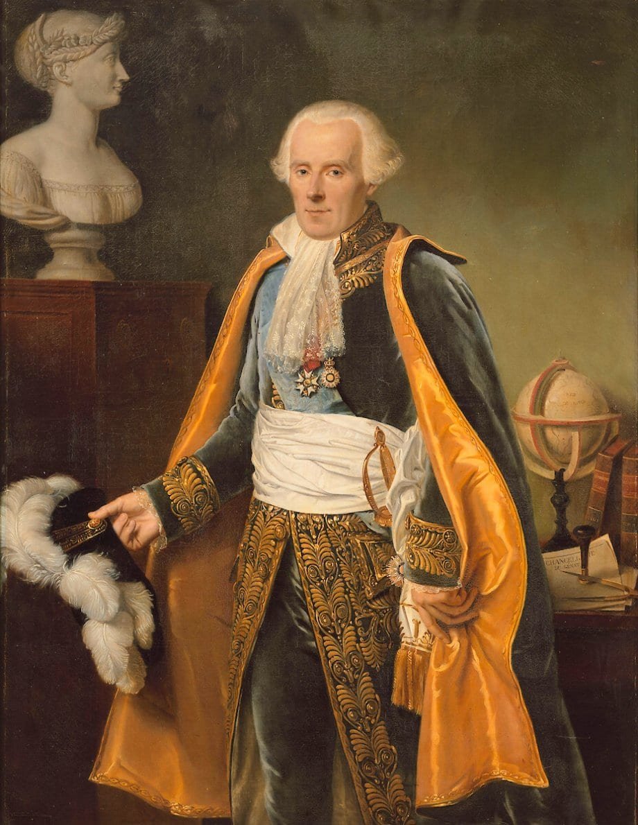Portrait en pied d'un homme âgé aux cheveux blancs, en habit de cour brodé d'or et cape orangée, près d'un globe et d'un buste